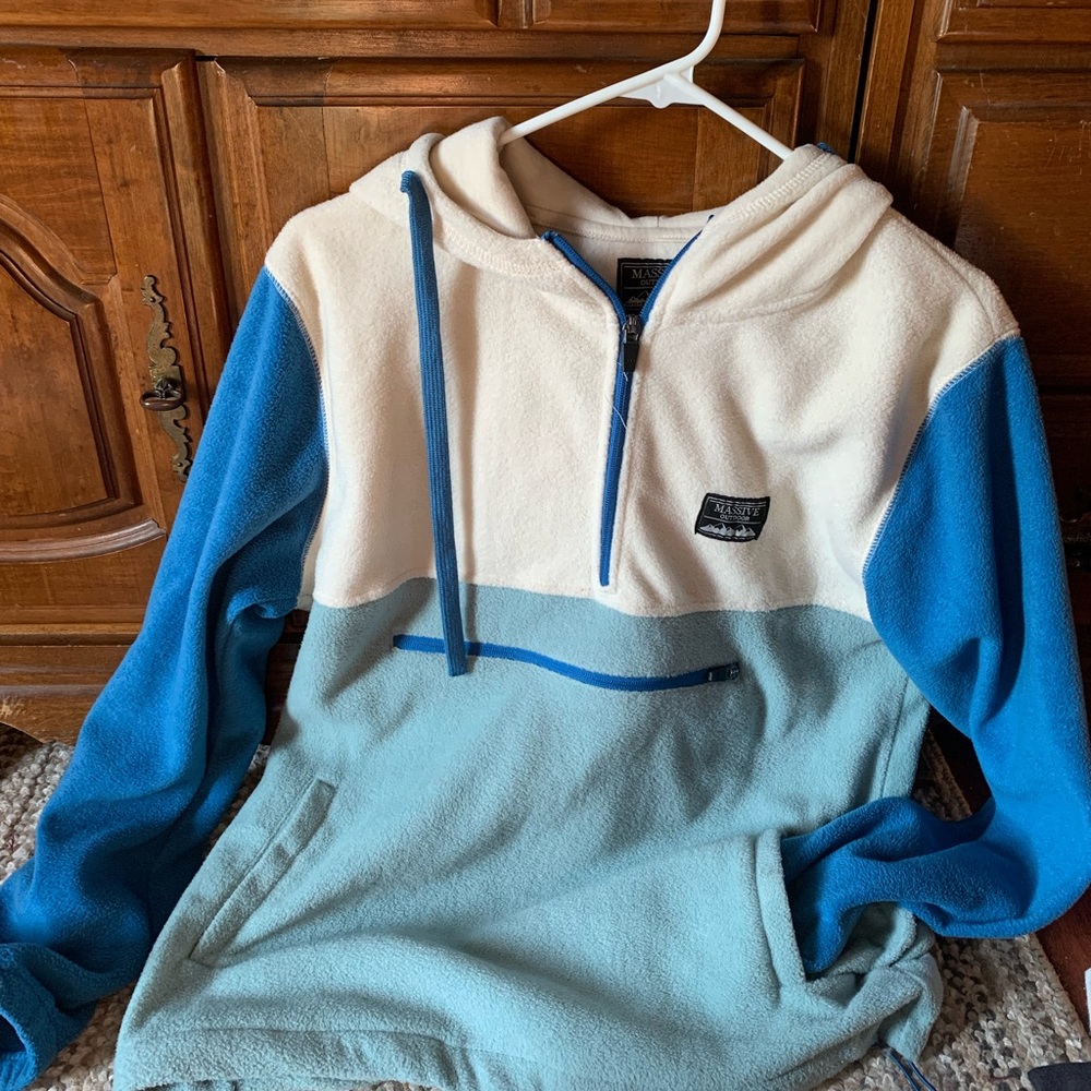 “Massive outdoors” fluffy quarter zip up hoodie
